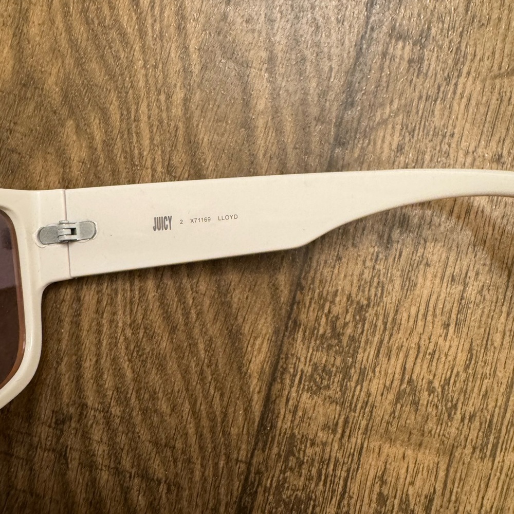 Juicy Couture White Sunglasses - Picture 3 of 4